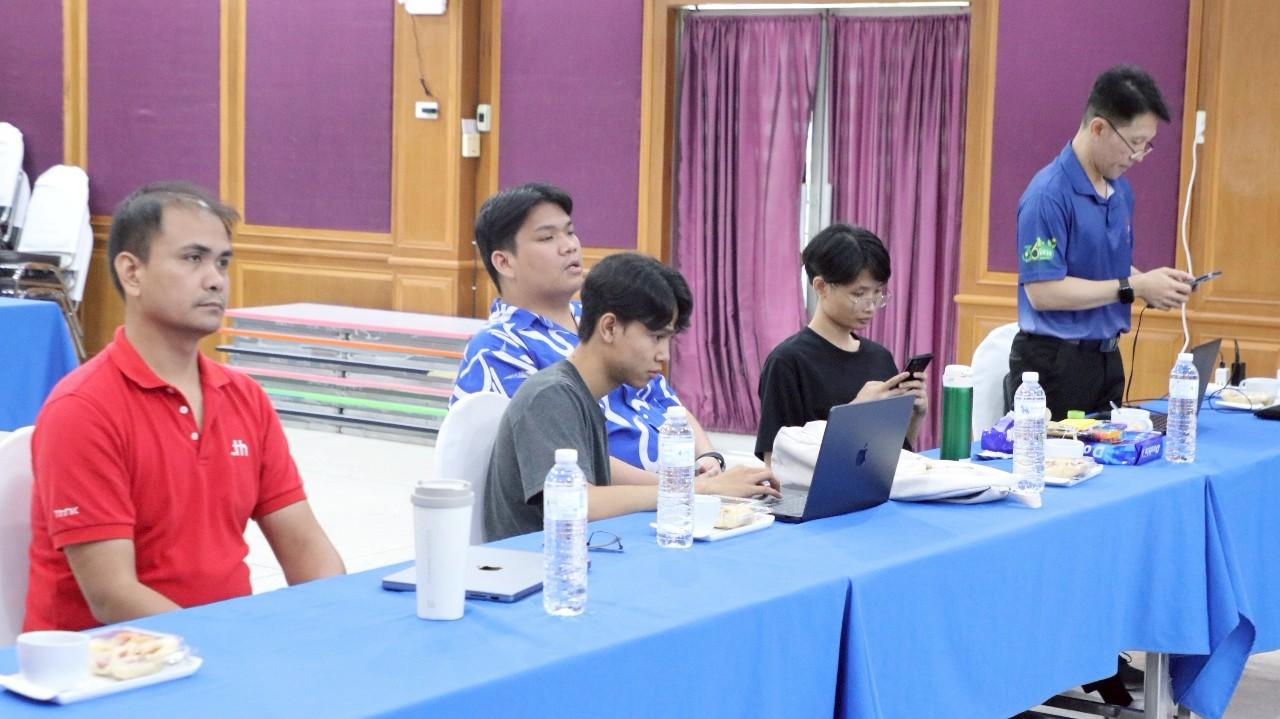 LINE_ALBUM_Teacher Workshop Buriram_250505_14